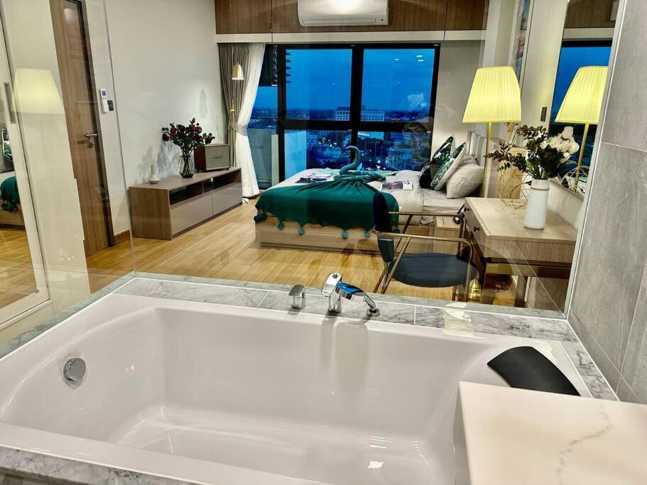 Astra Sky River High Floor,3 Bedrooms 97㎡ 山景房带浴缸 Чиангмай Экстерьер фото
